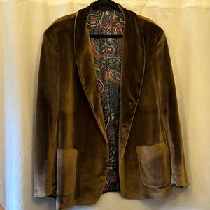 Luxurious Brown Velvet Sport Coat with Notched Lapels